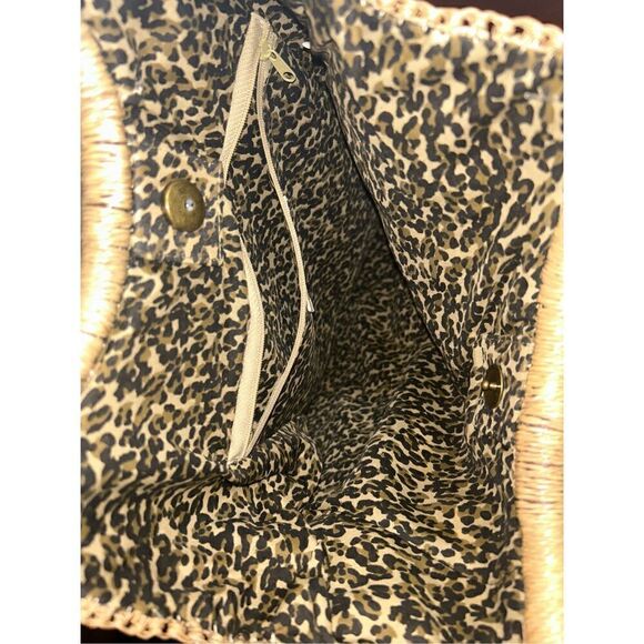 NWT St. John’s bay straw Rafia bag with wooden handles and animals - Picture 4 of 5